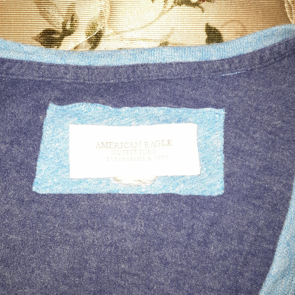 T-shirt - Picture 2 of 3